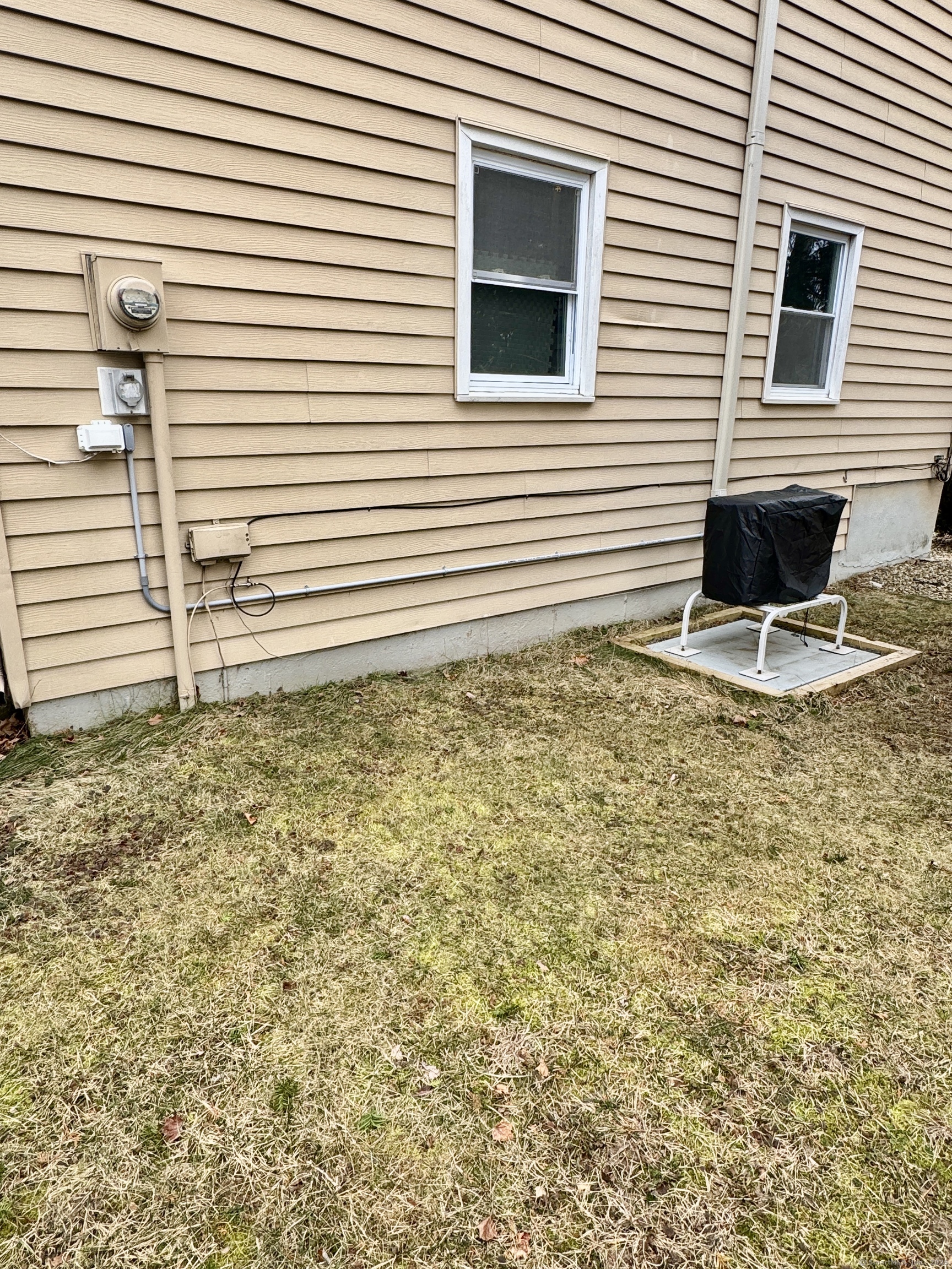 12 Depauw Circle East Hartford CT 06108