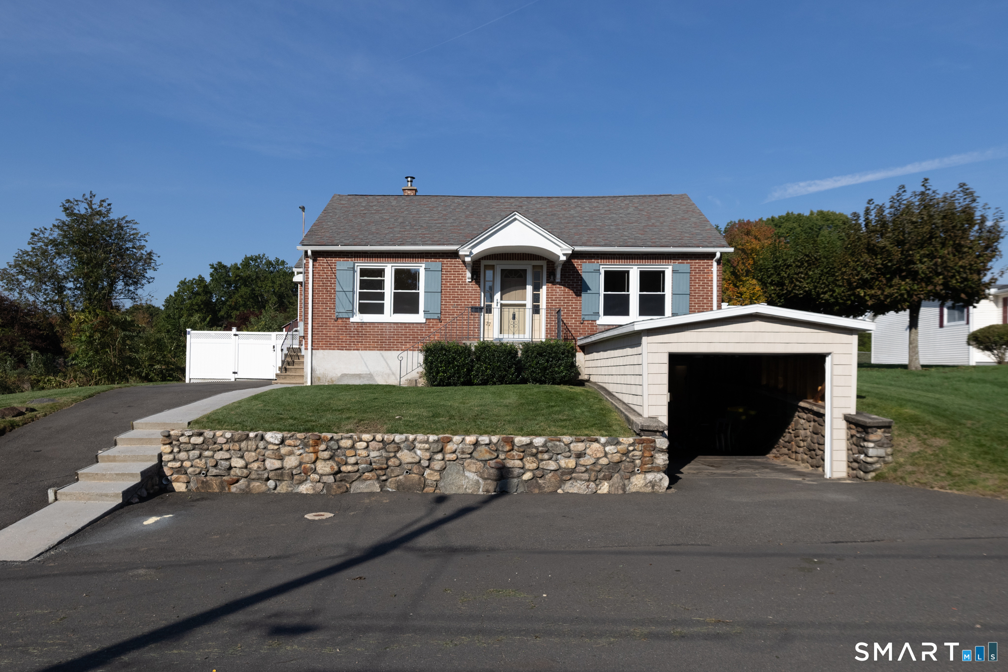 27 Kodak Street Waterbury CT 06704