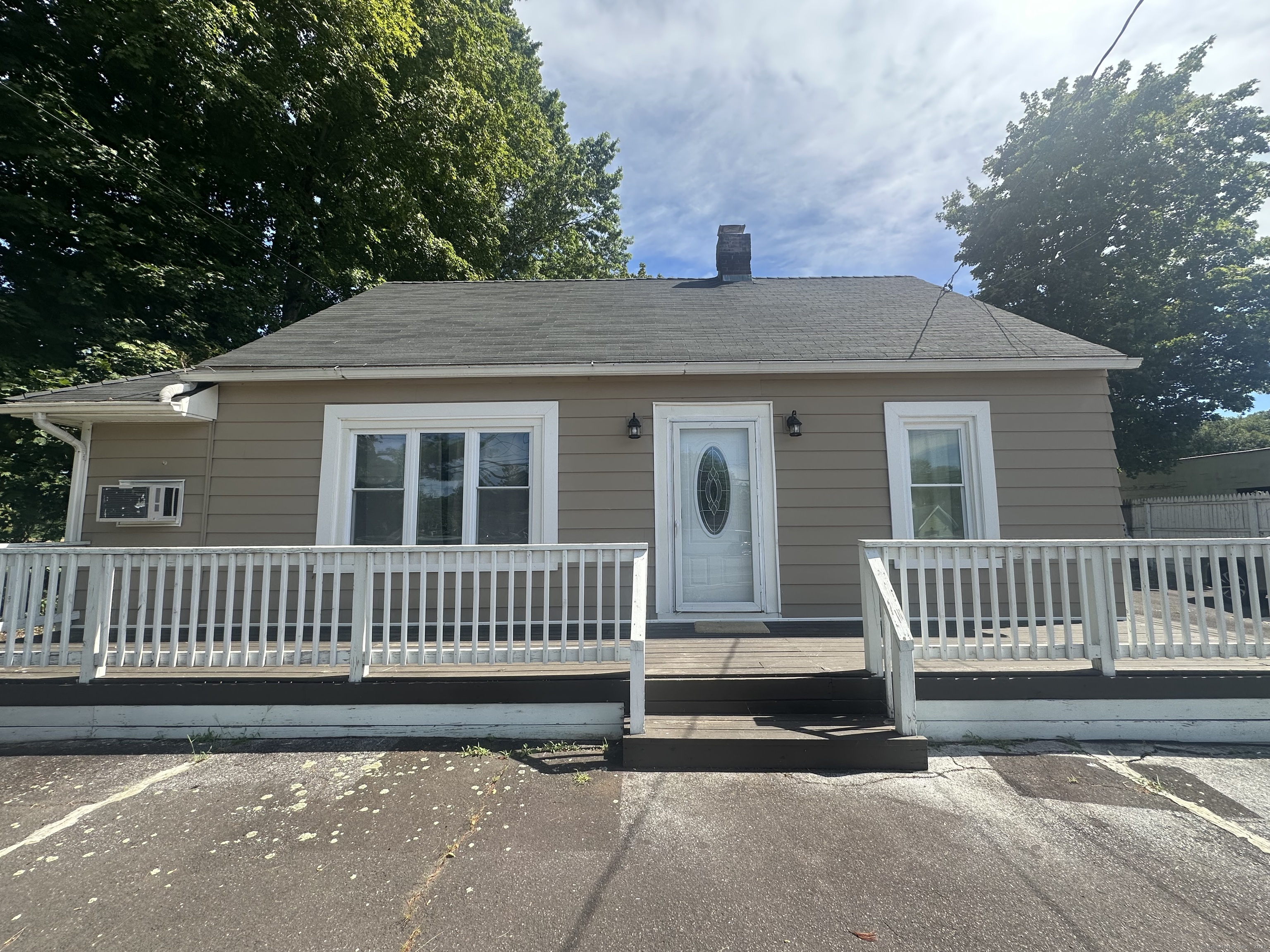855 Thompsonville Road Suffield CT 06078