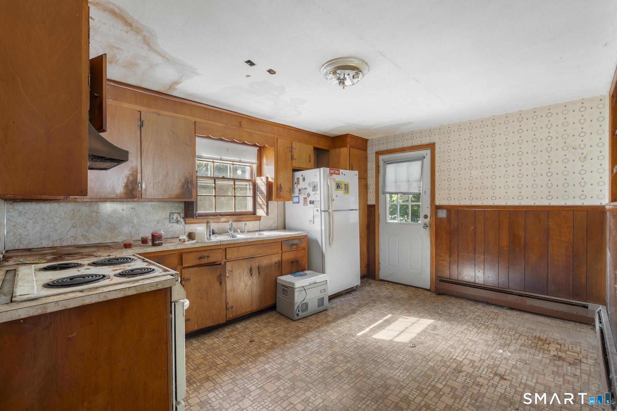 63 Glendale Road Montville CT 06370