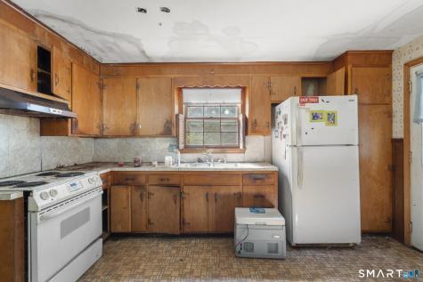 63 Glendale Road Montville CT 06370