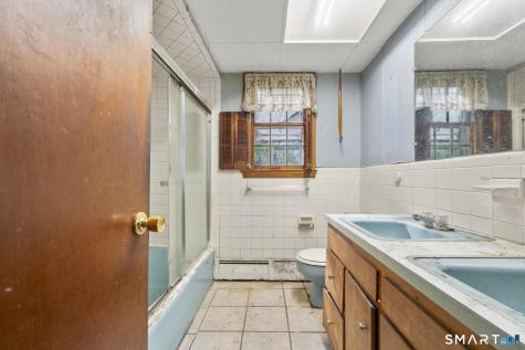 63 Glendale Road Montville CT 06370