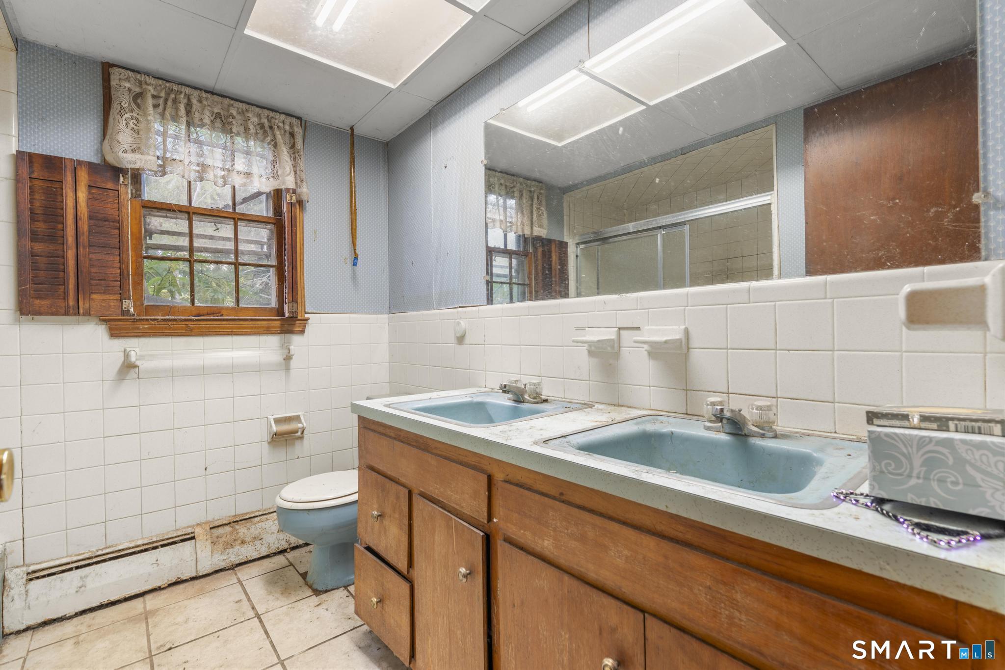 63 Glendale Road Montville CT 06370