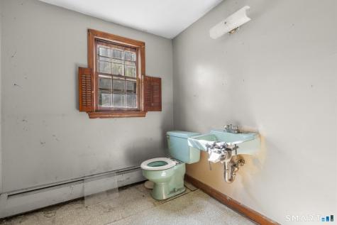 63 Glendale Road Montville CT 06370