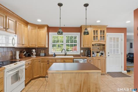 48 Case Road Burlington CT 06013
