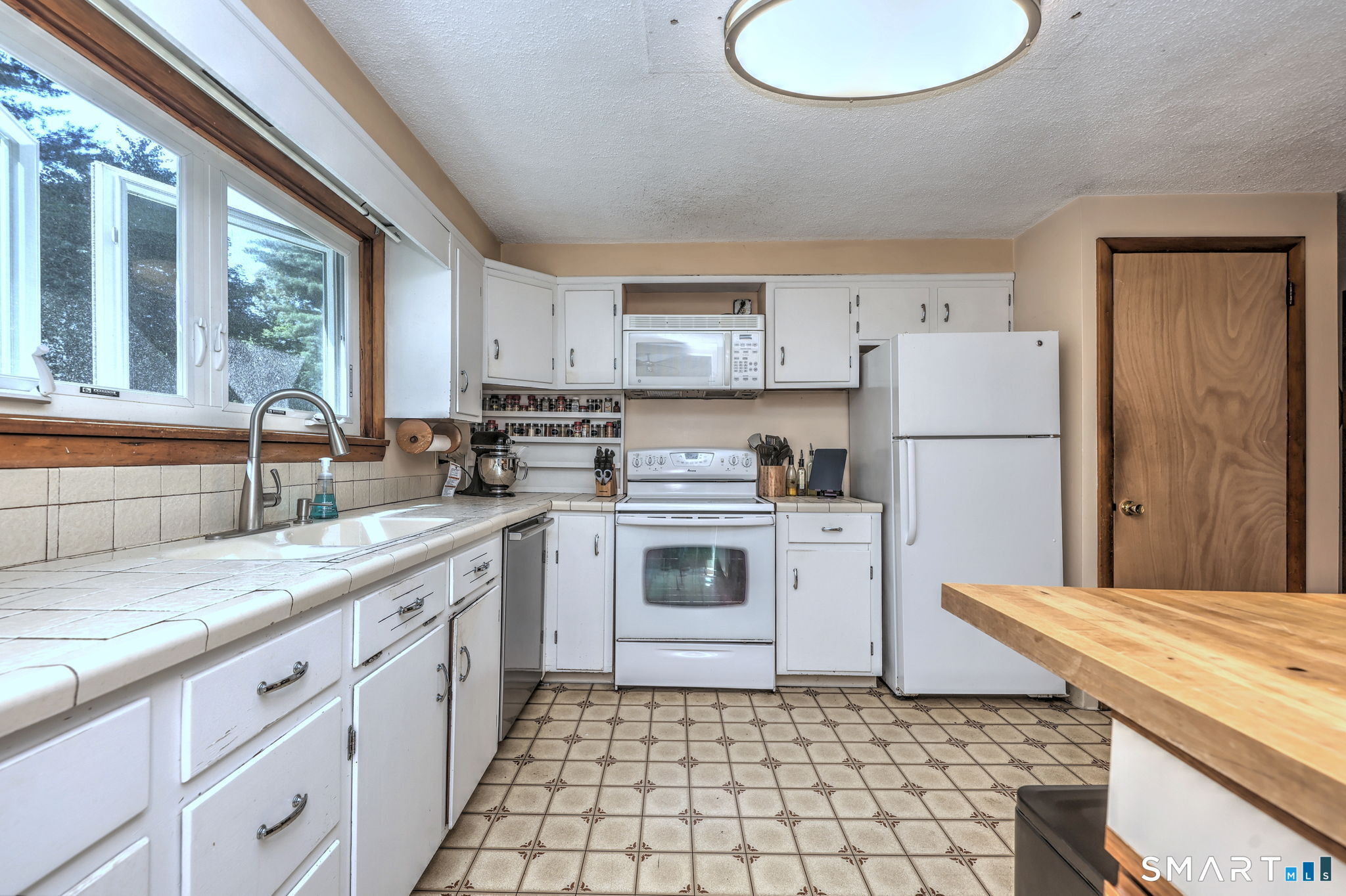 37 Deer Park Road Simsbury CT 06089