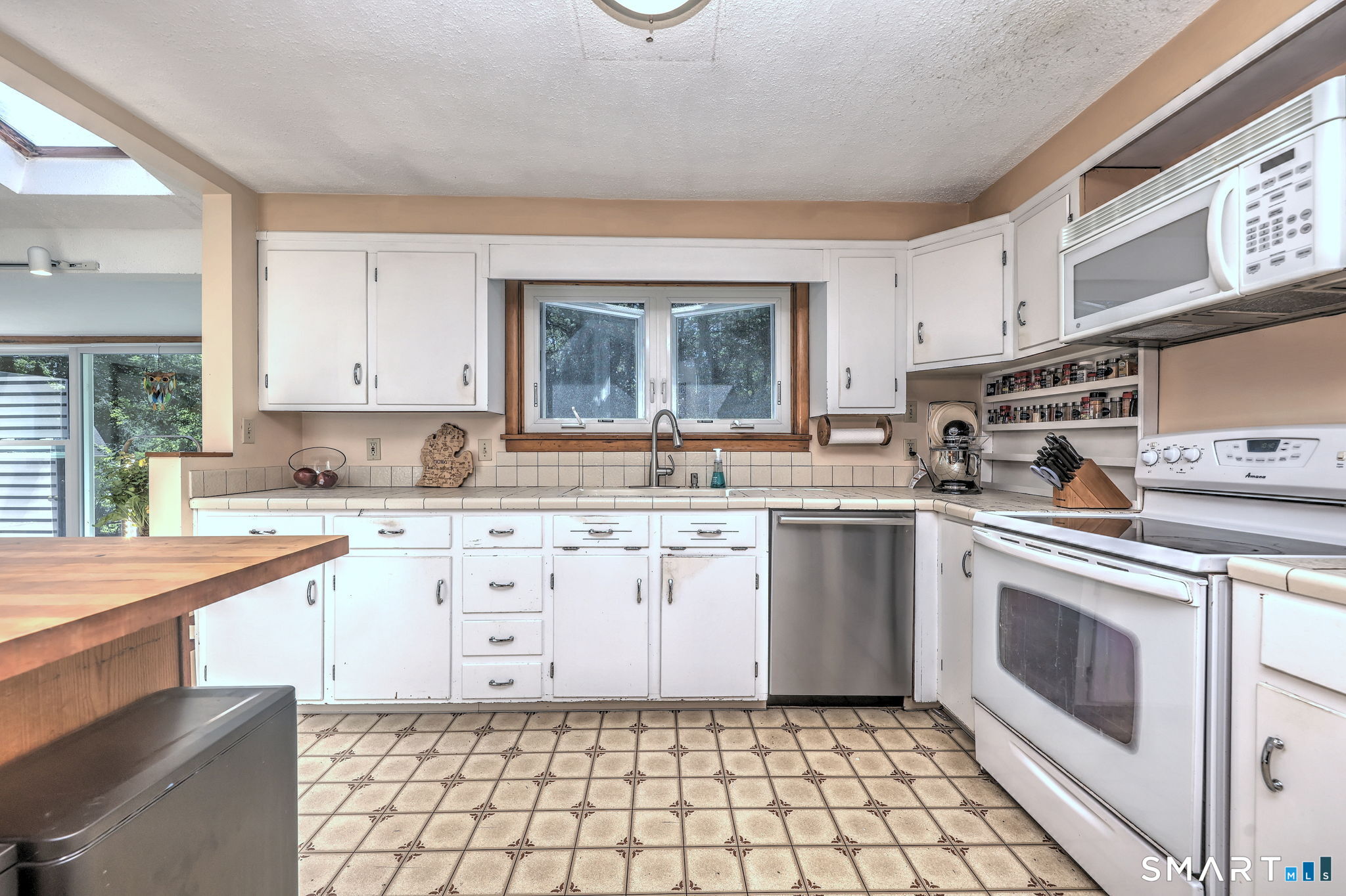 37 Deer Park Road Simsbury CT 06089