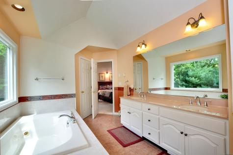 18 Bayberry Lane New Milford CT 06776