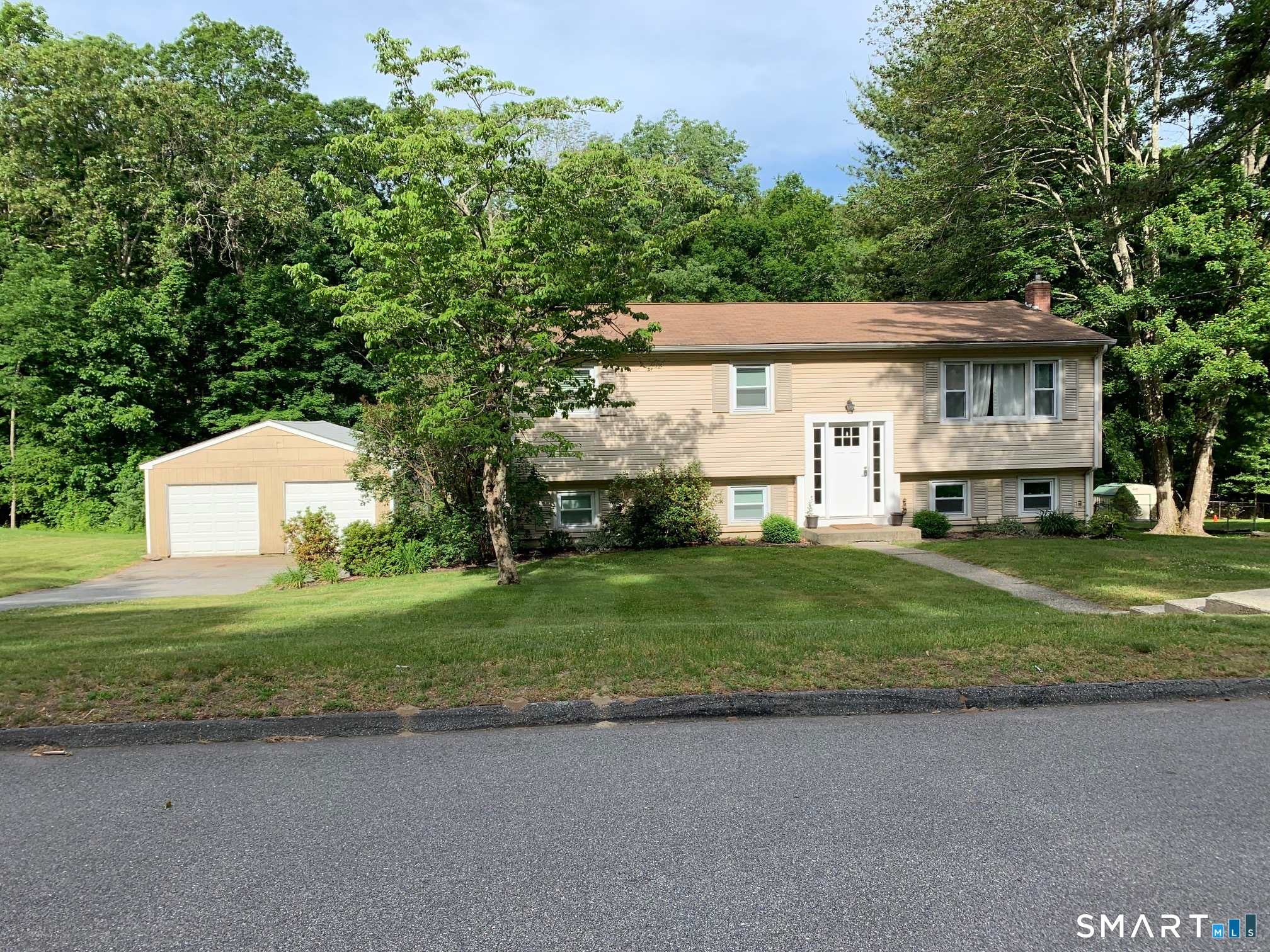 20 Willow Lane Ledyard CT 06339