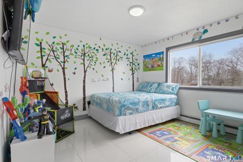 16 Raquel Drive Danbury CT 06811