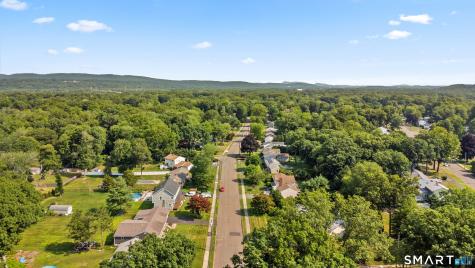 52 Grove Road North Haven CT 06473
