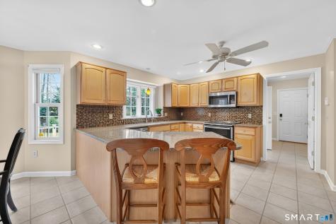 5 Barbaras Way Ellington CT 06029