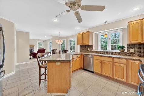 5 Barbaras Way Ellington CT 06029