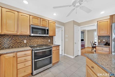 5 Barbaras Way Ellington CT 06029