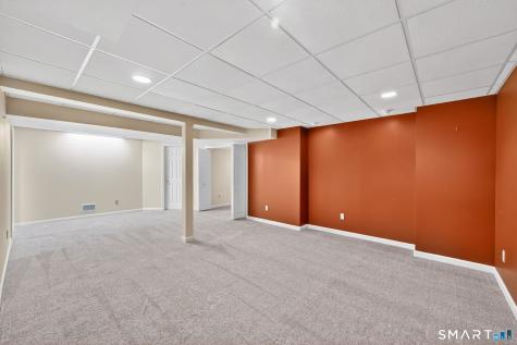 5 Barbaras Way Ellington CT 06029