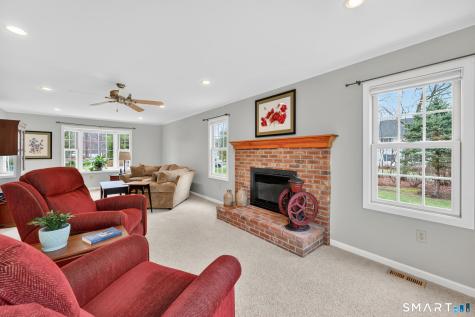 5 Barbaras Way Ellington CT 06029
