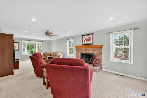 5 Barbaras Way Ellington CT 06029