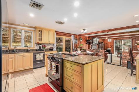 81 Meeting House Road Haddam CT 06438