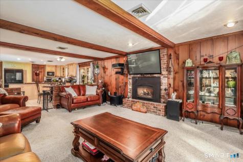 81 Meeting House Road Haddam CT 06438