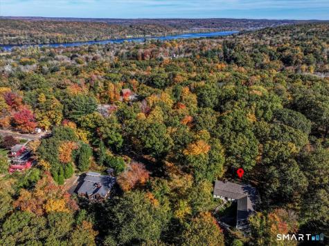 81 Meeting House Road Haddam CT 06438