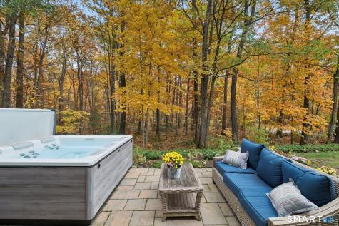 15 Saint Michaels Court Avon CT 06001