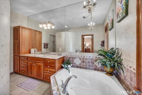 72 Village Gate Drive Southington CT 06489