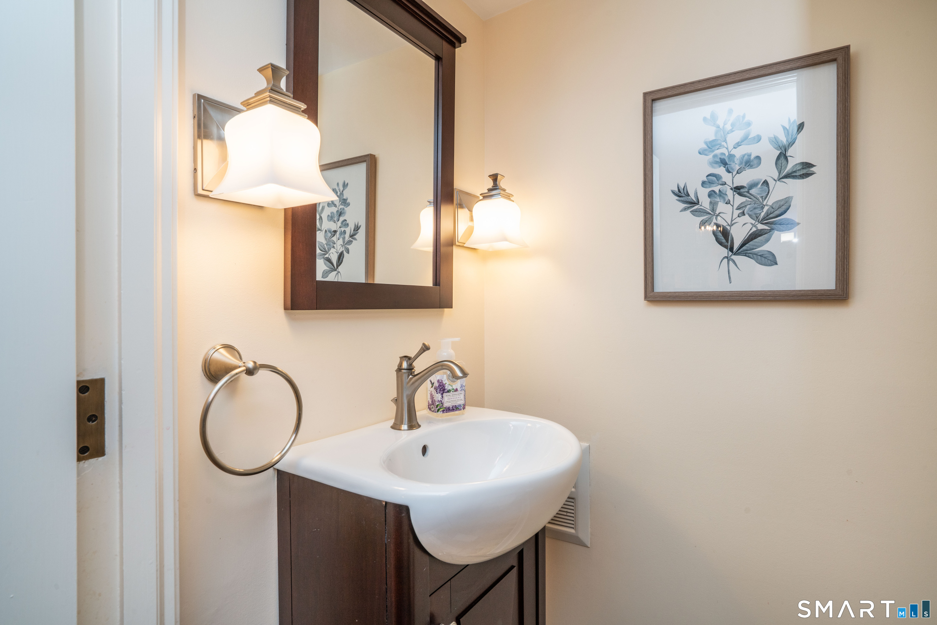 20 Fernwood Road West Hartford CT 06119