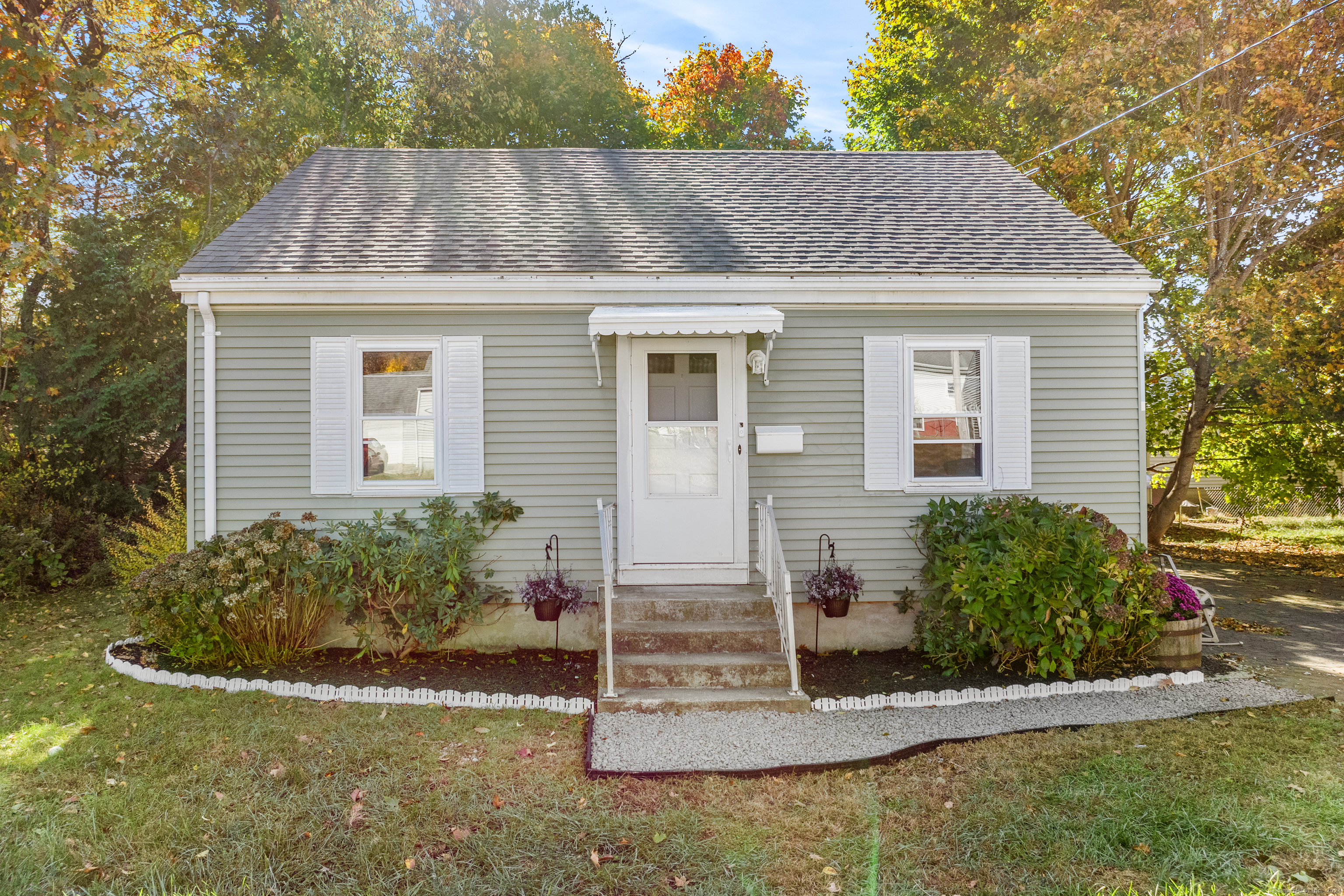 17 Elijah Street Norwich CT 06360