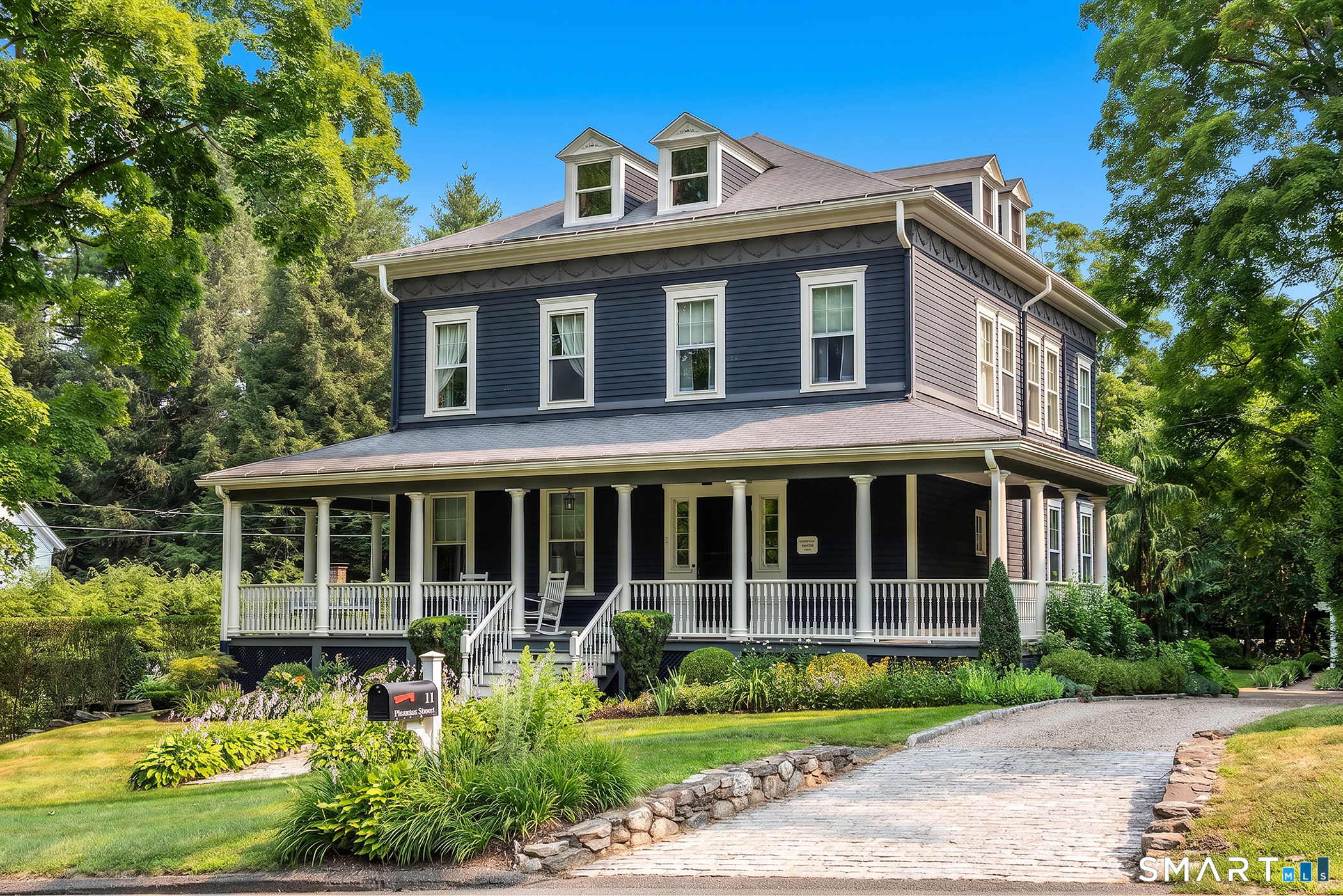 11 Pleasant Street Woodbury CT 06798
