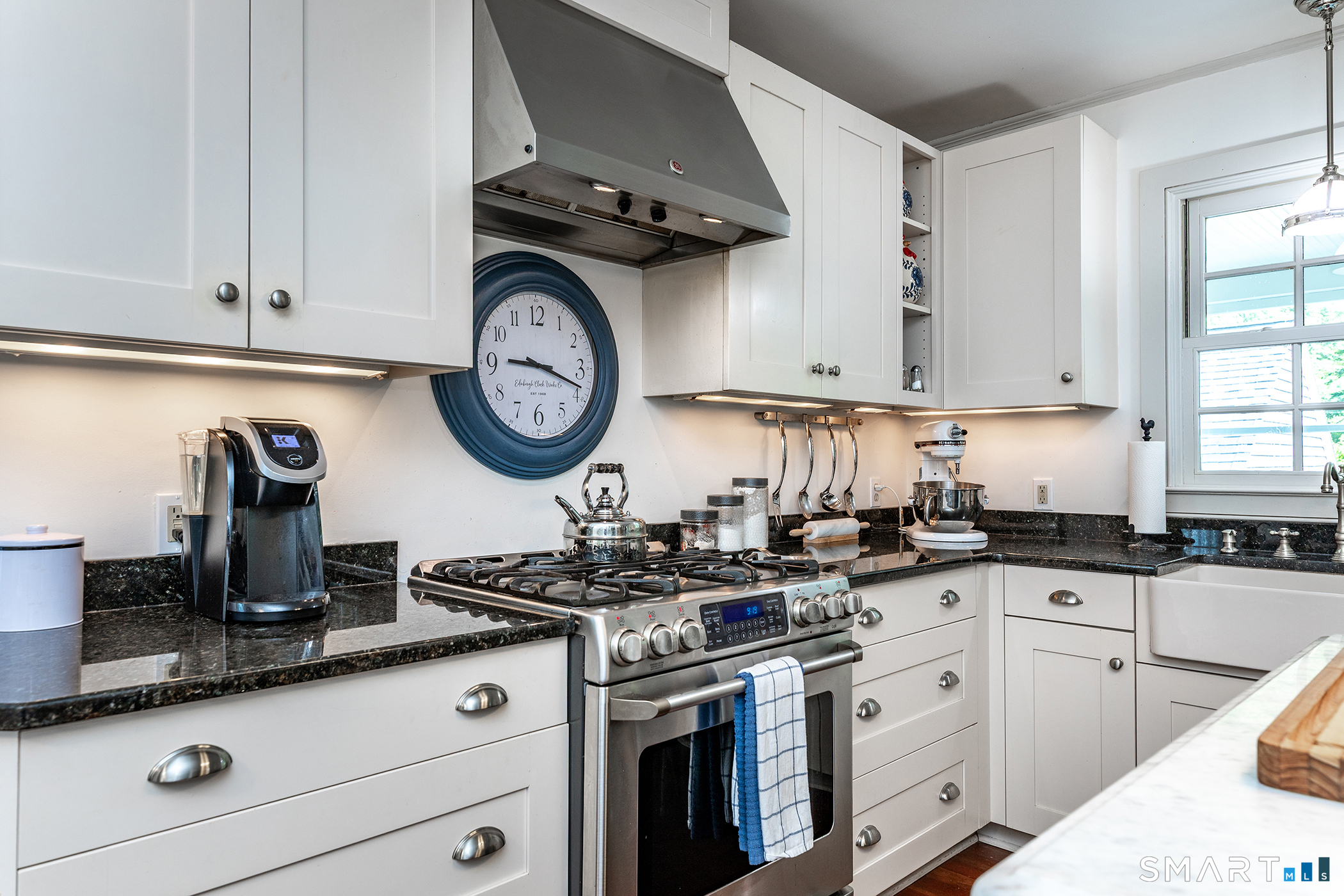 11 Pleasant Street Woodbury CT 06798