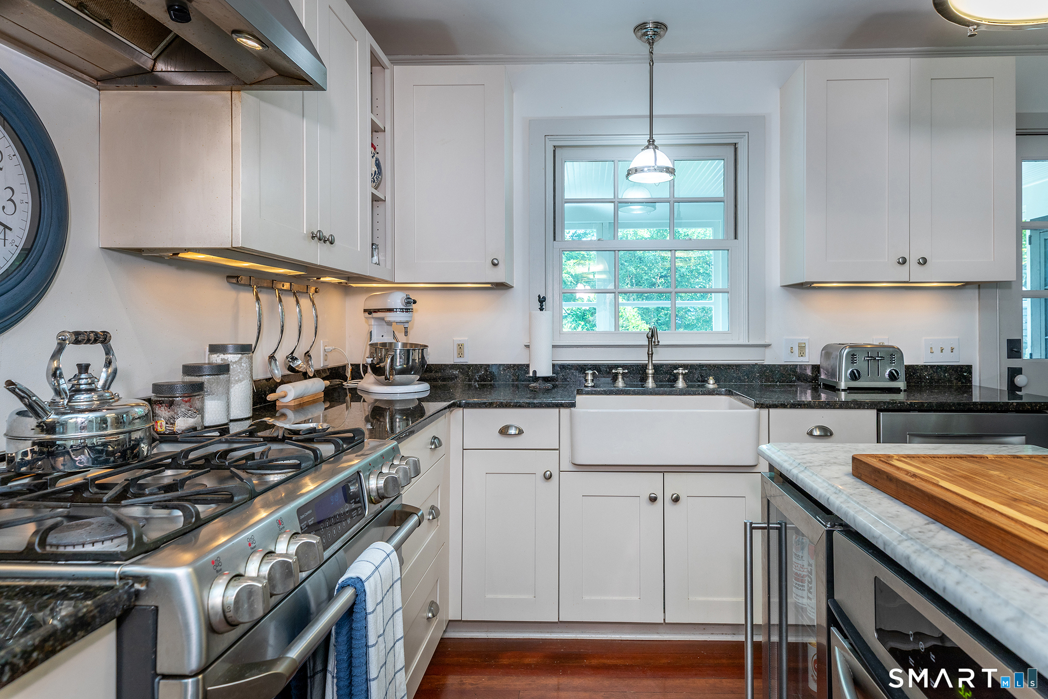 11 Pleasant Street Woodbury CT 06798