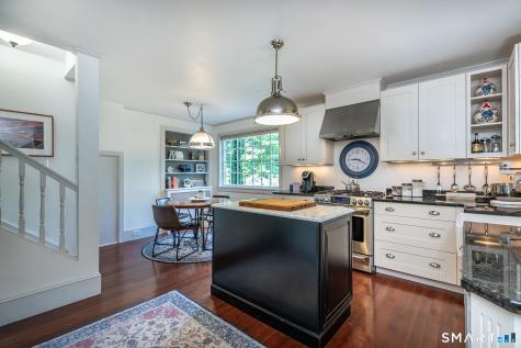 11 Pleasant Street Woodbury CT 06798
