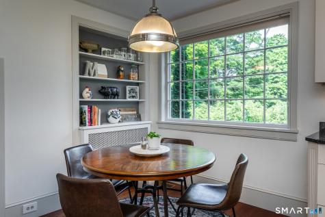 11 Pleasant Street Woodbury CT 06798