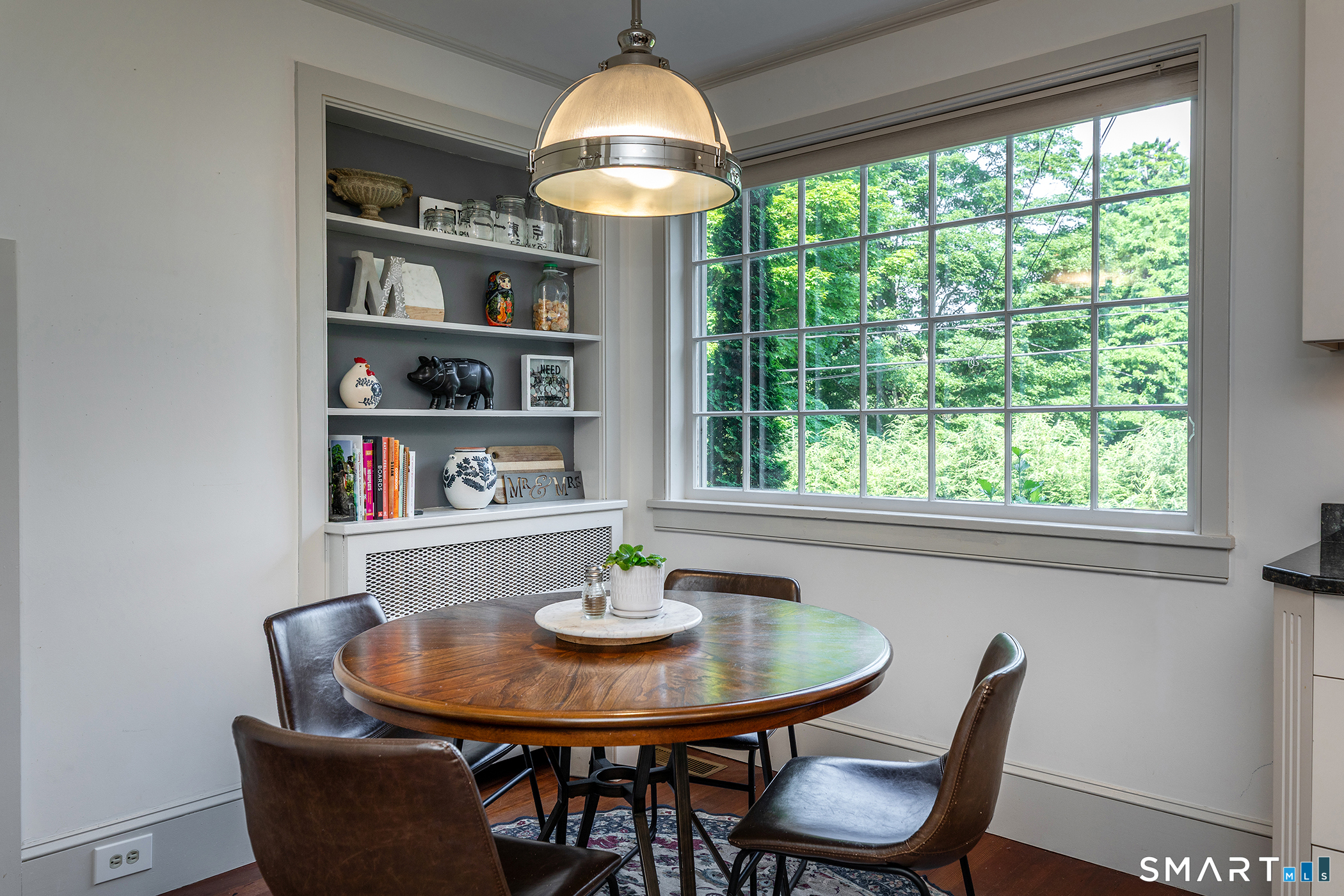 11 Pleasant Street Woodbury CT 06798