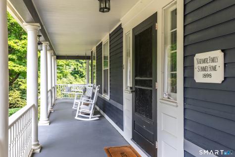 11 Pleasant Street Woodbury CT 06798