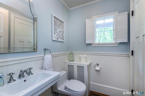 11 Pleasant Street Woodbury CT 06798