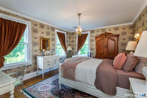 11 Pleasant Street Woodbury CT 06798