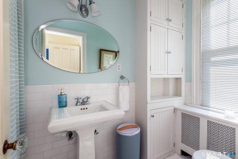 11 Pleasant Street Woodbury CT 06798