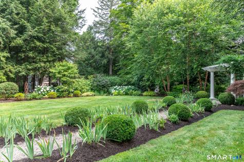 11 Pleasant Street Woodbury CT 06798