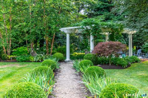 11 Pleasant Street Woodbury CT 06798