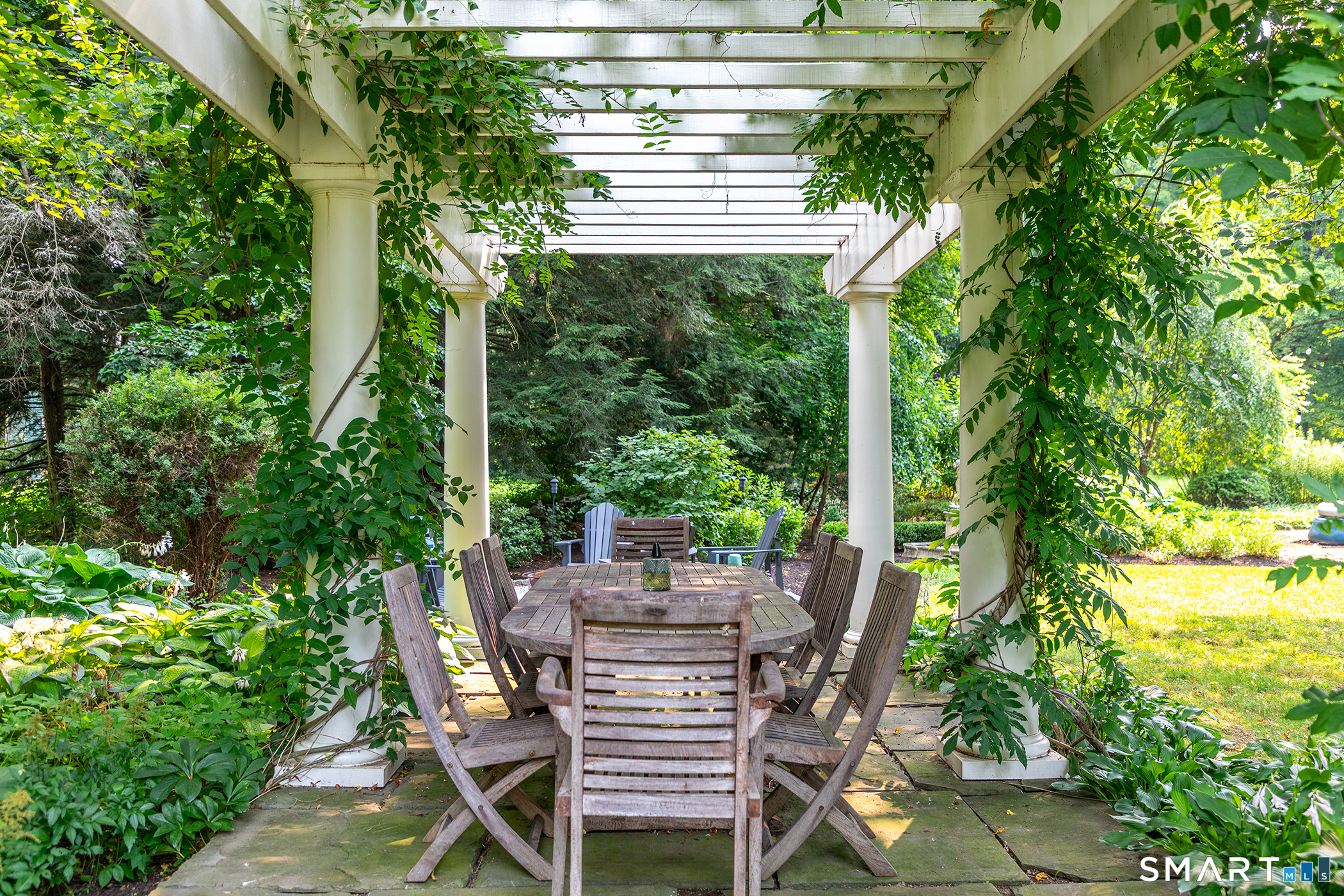 11 Pleasant Street Woodbury CT 06798