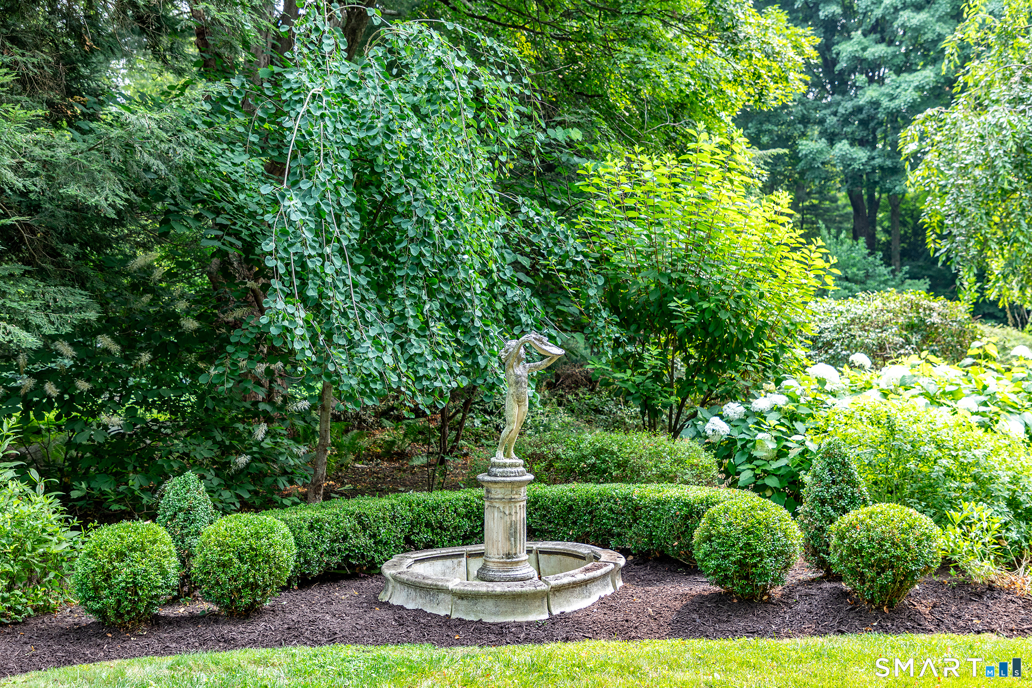11 Pleasant Street Woodbury CT 06798