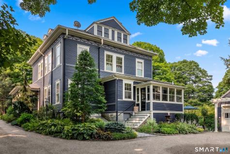 11 Pleasant Street Woodbury CT 06798