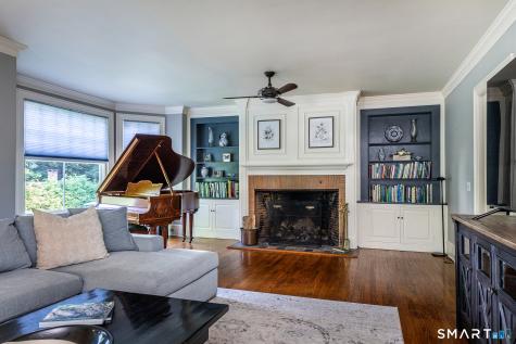 11 Pleasant Street Woodbury CT 06798
