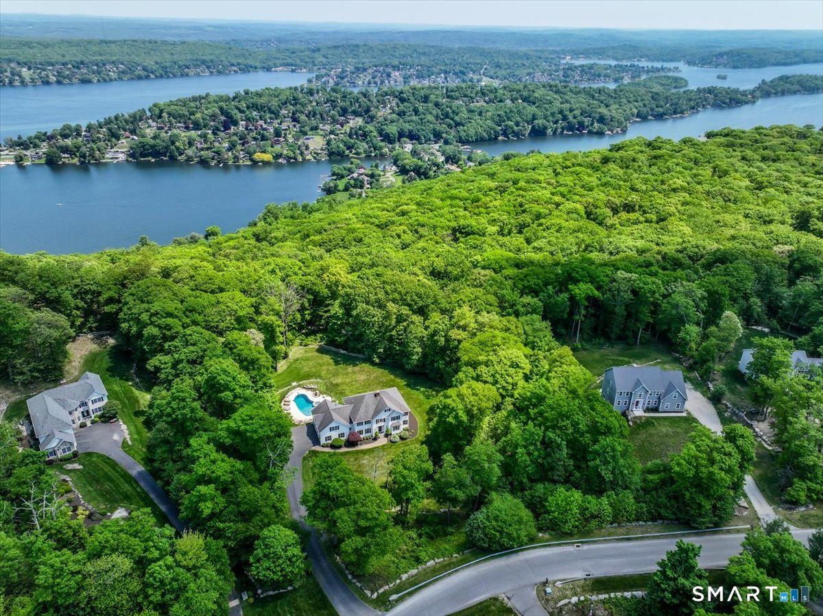 8 Rock Ridge Court New Fairfield CT 06812