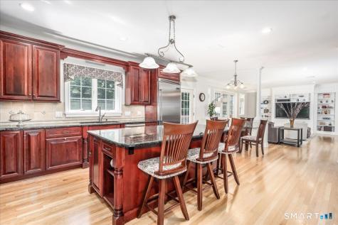8 Rock Ridge Court New Fairfield CT 06812