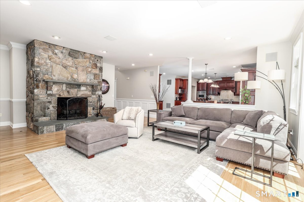 8 Rock Ridge Court New Fairfield CT 06812