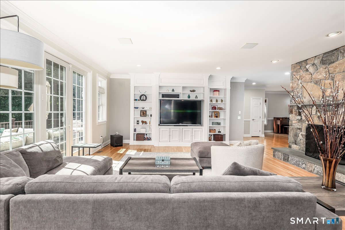 8 Rock Ridge Court New Fairfield CT 06812