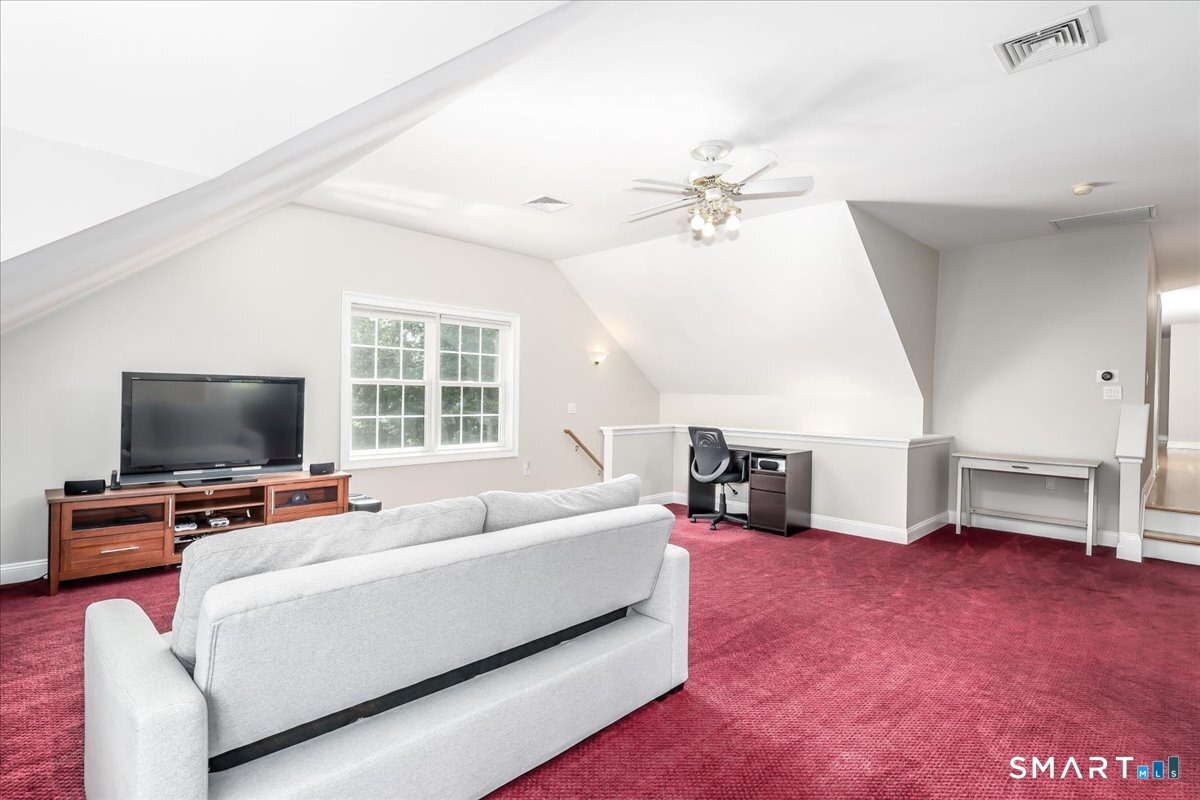 8 Rock Ridge Court New Fairfield CT 06812