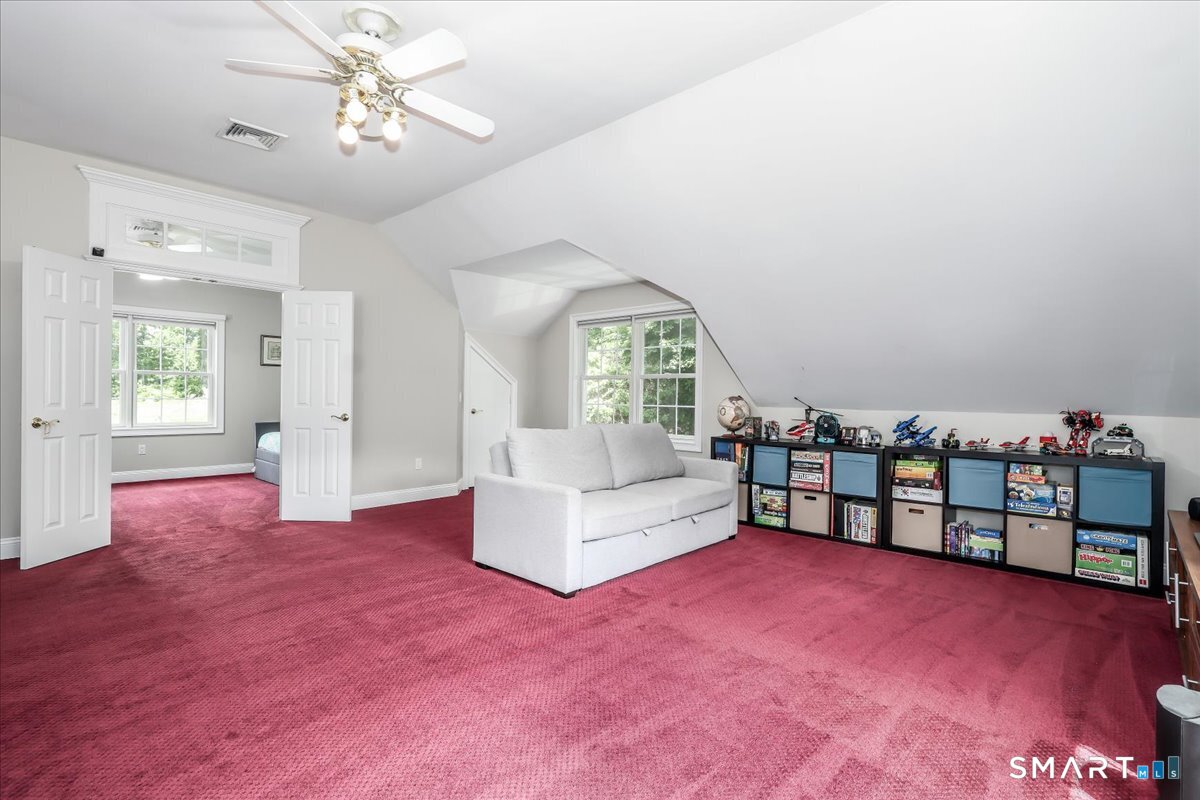 8 Rock Ridge Court New Fairfield CT 06812